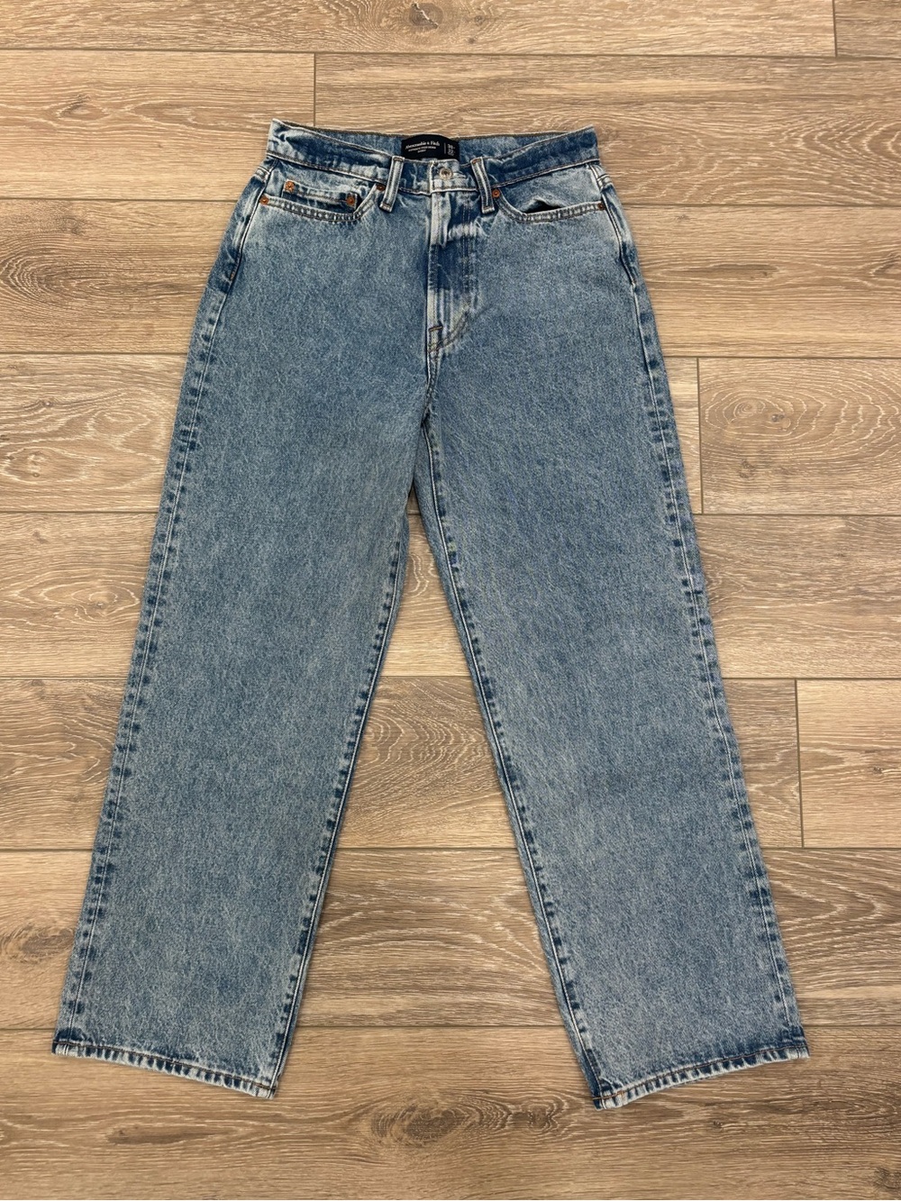 Abercrombie & Fitch Men's Baggy Light Wash Jeans 30x32